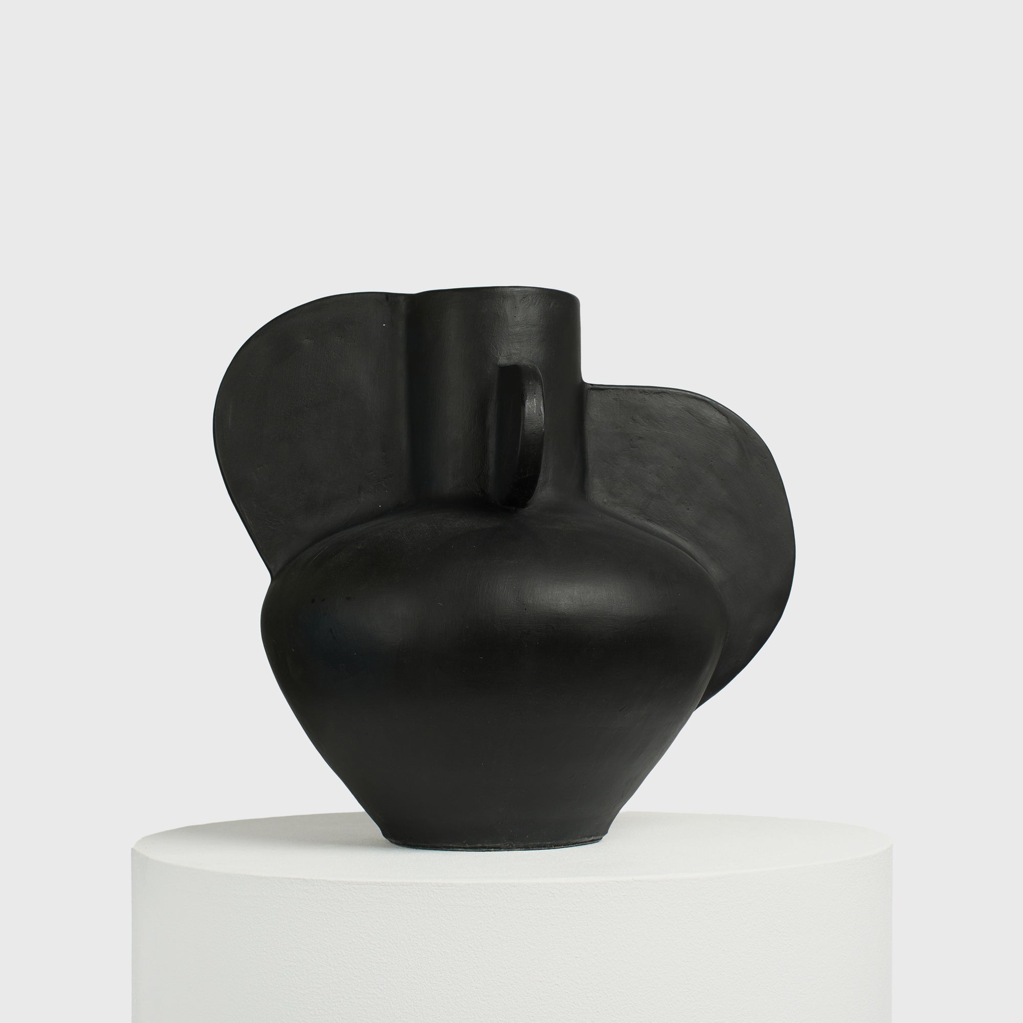 Wing Medium  – Sculptural Concrete Vessel