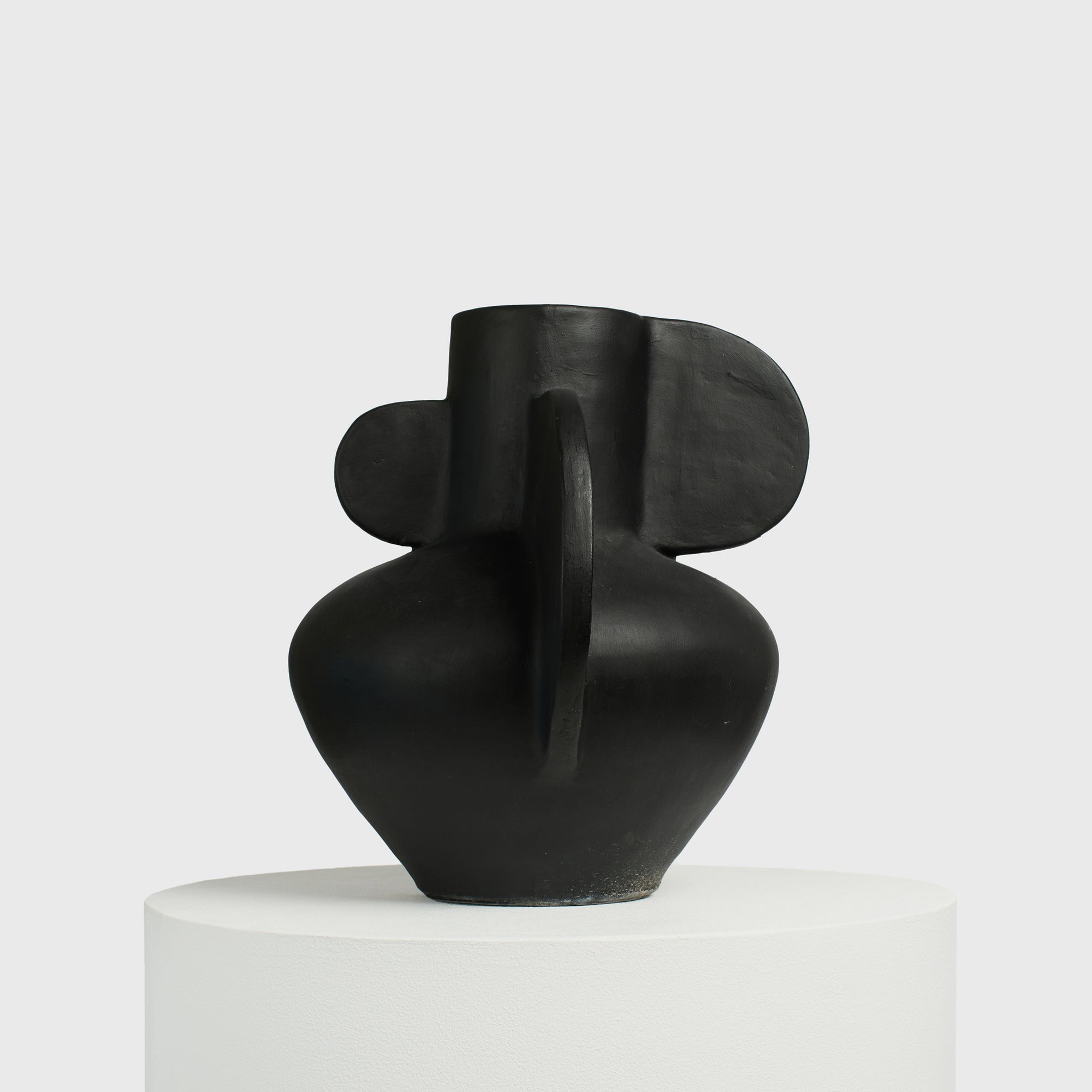 Wing Medium  – Sculptural Concrete Vessel