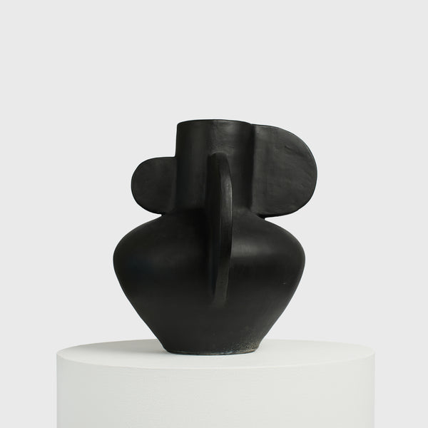 Wing Medium  – Sculptural Concrete Vessel