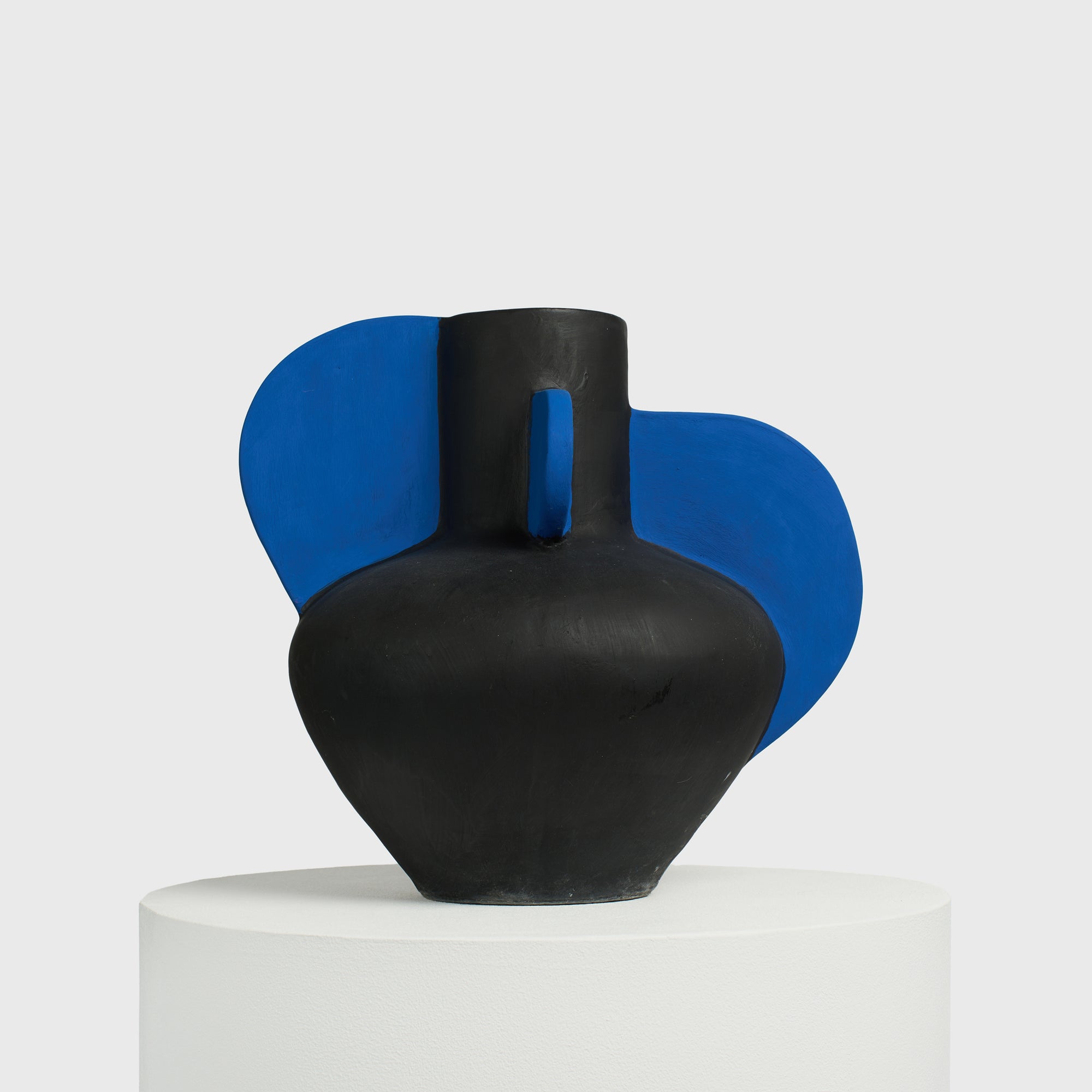 Wing Medium  – Sculptural Concrete Vessel