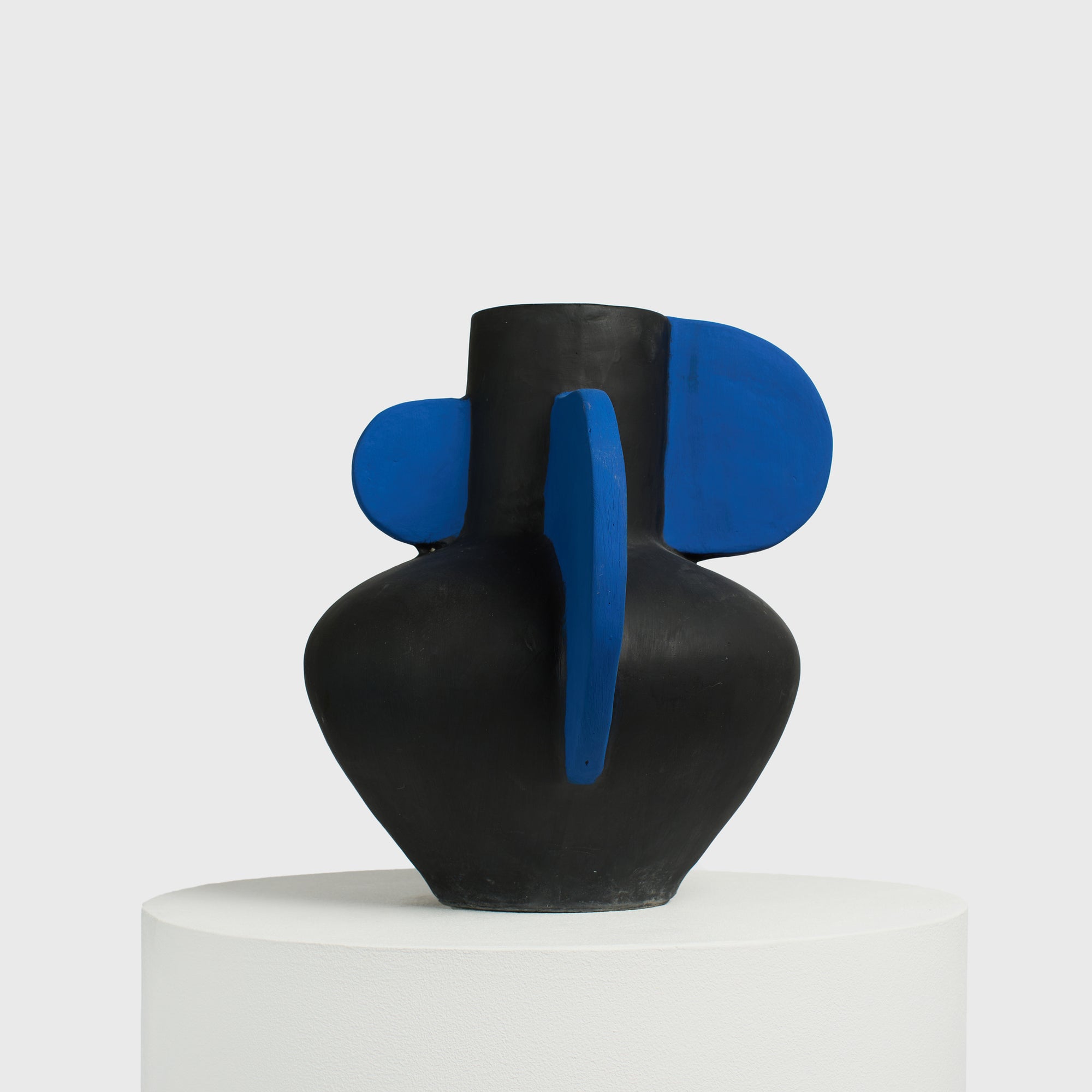 Wing Medium  – Sculptural Concrete Vessel