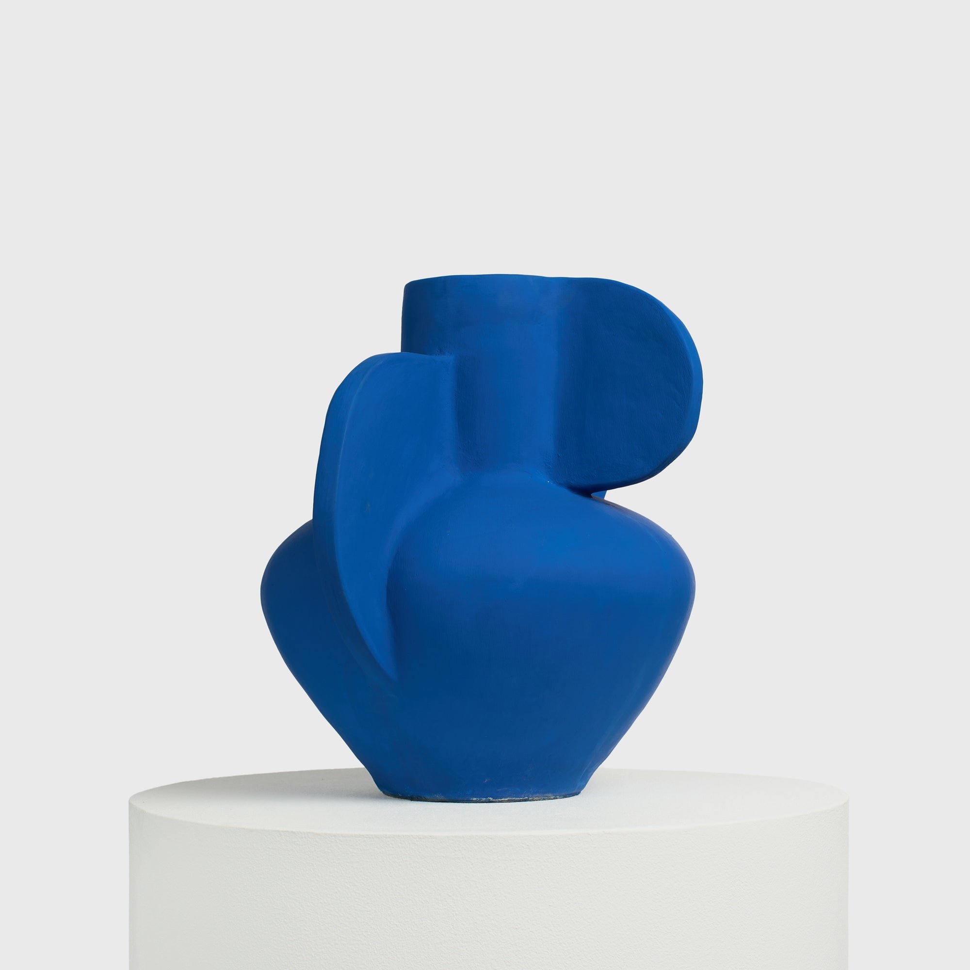 Wing Medium  – Sculptural Concrete Vessel