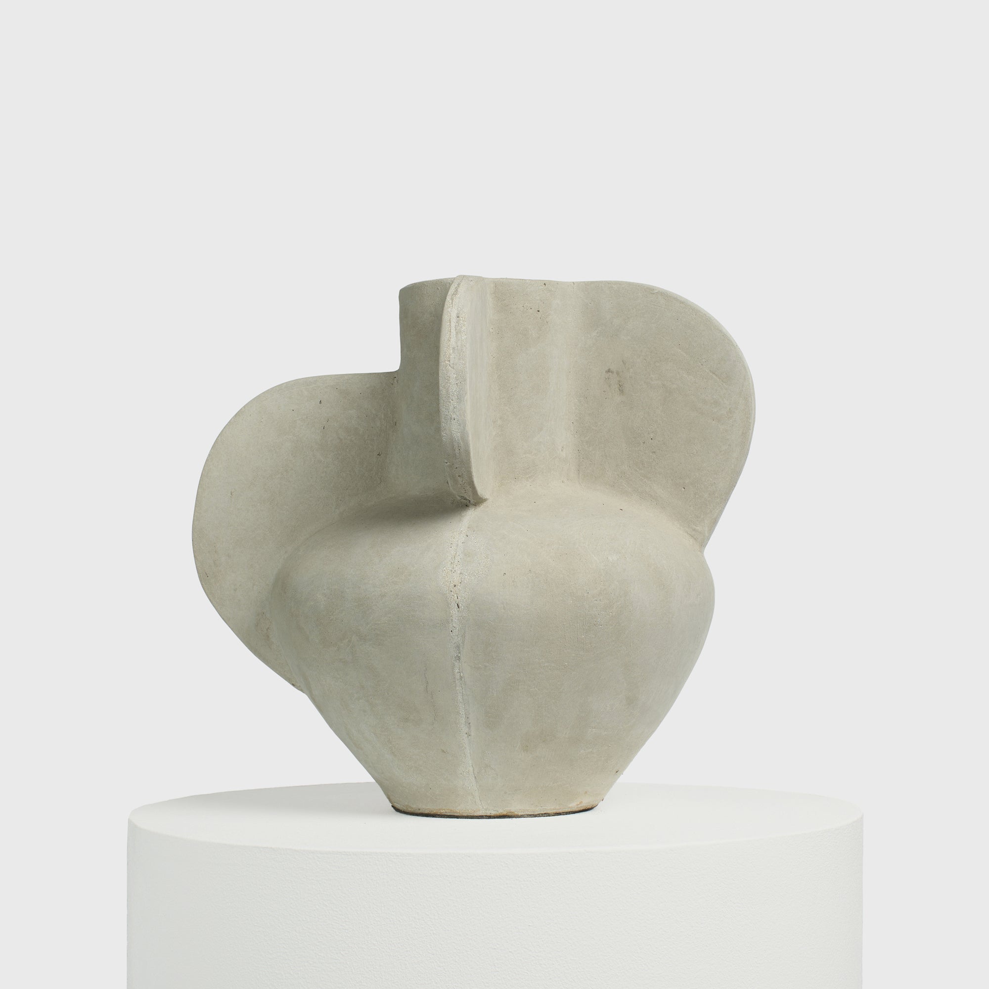 Wing Medium  – Sculptural Concrete Vessel