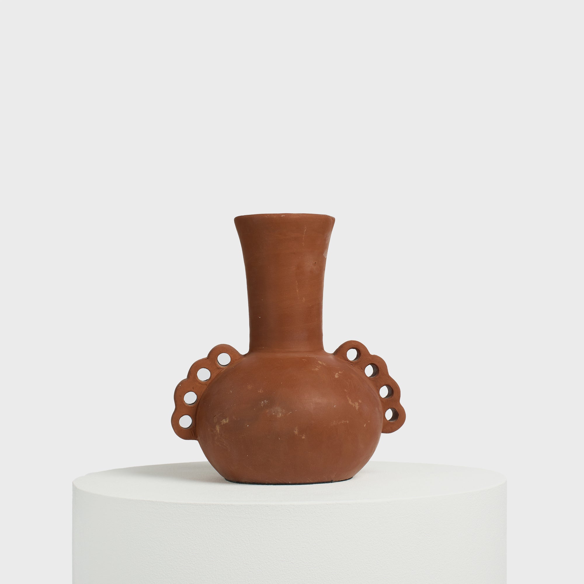 Oria - Sculptural Clay Carafe Vase