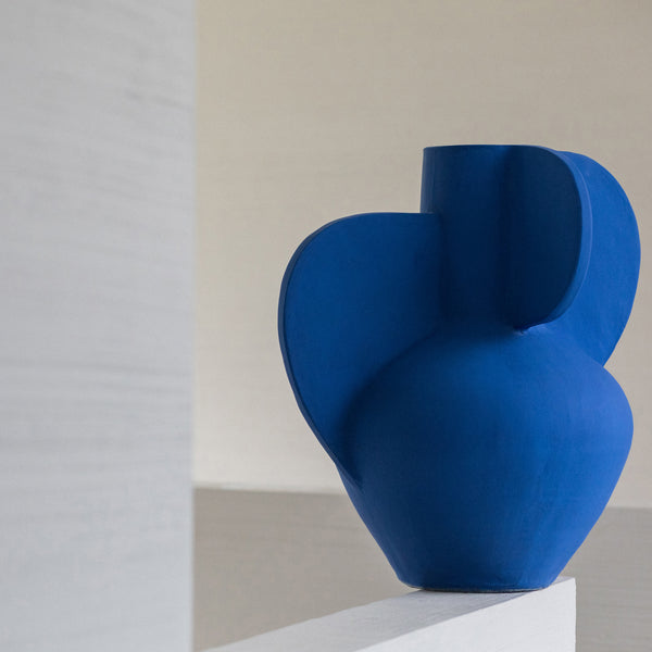 Wing Medium  – Sculptural Concrete Vessel
