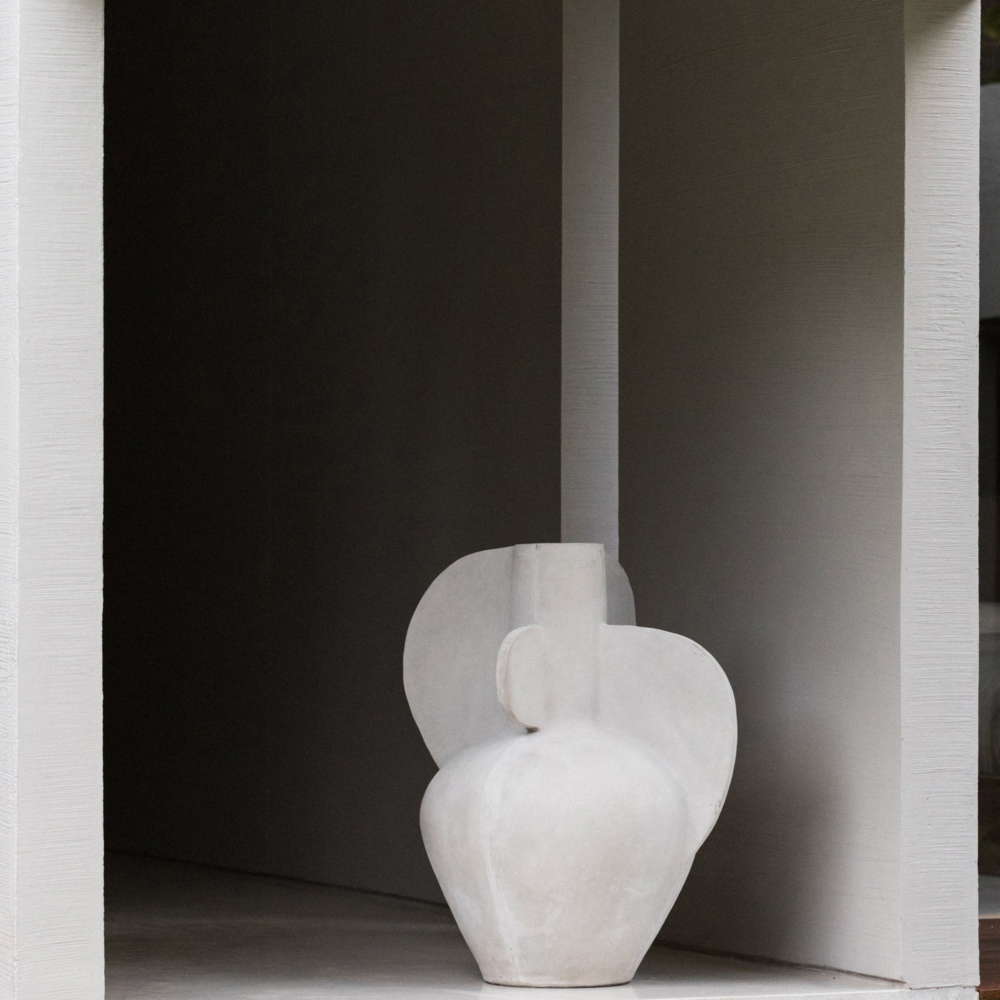 Wing Extra Large – Sculptural Concrete Vessel